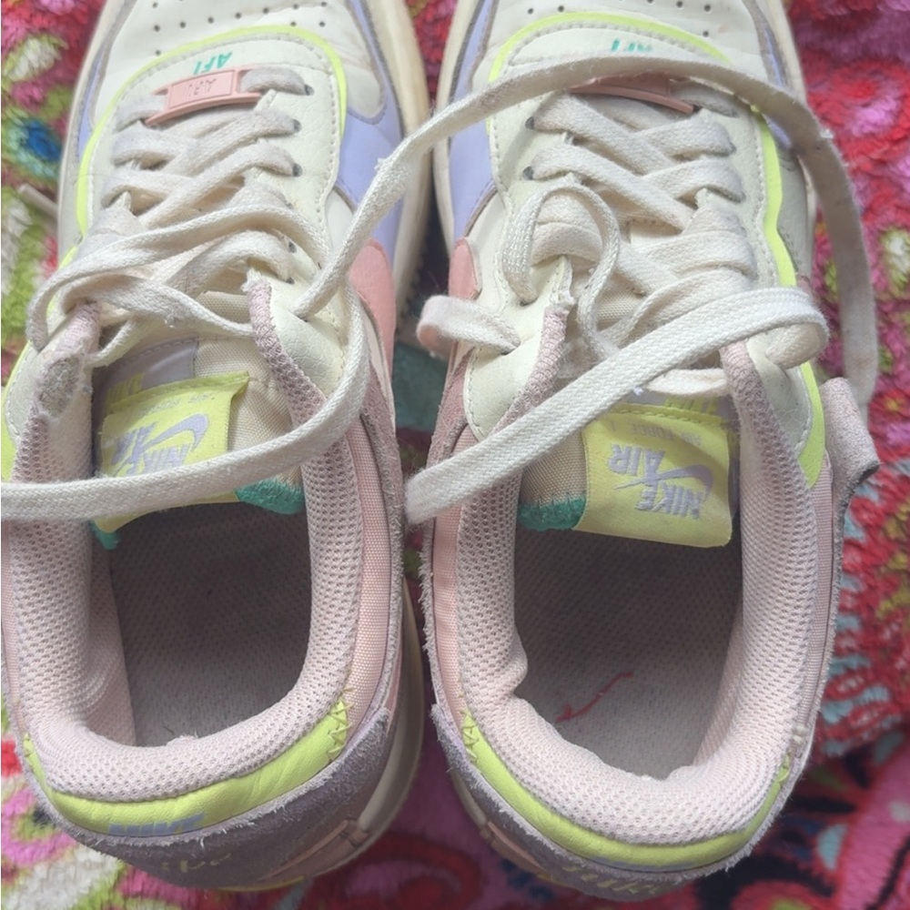 Nike Air Force 1 Shadow in Cream and Pastel Hues - Picture 2 of 3